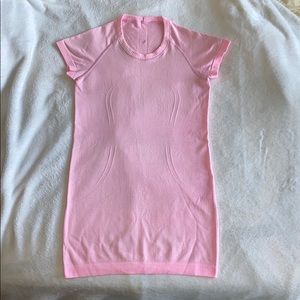 Swiftly tech short sleeve size 6